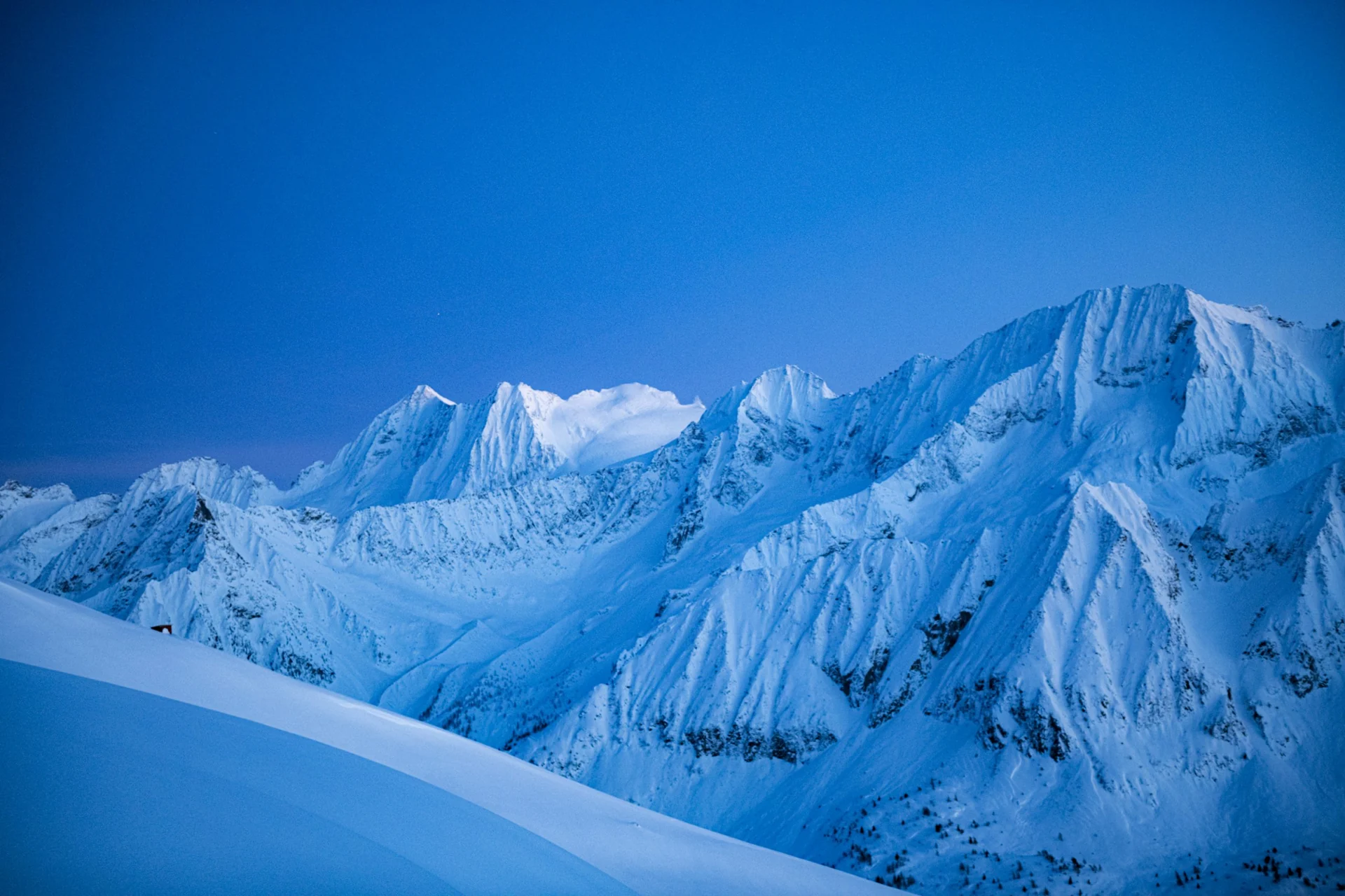 Le montagne innevate del Tonale