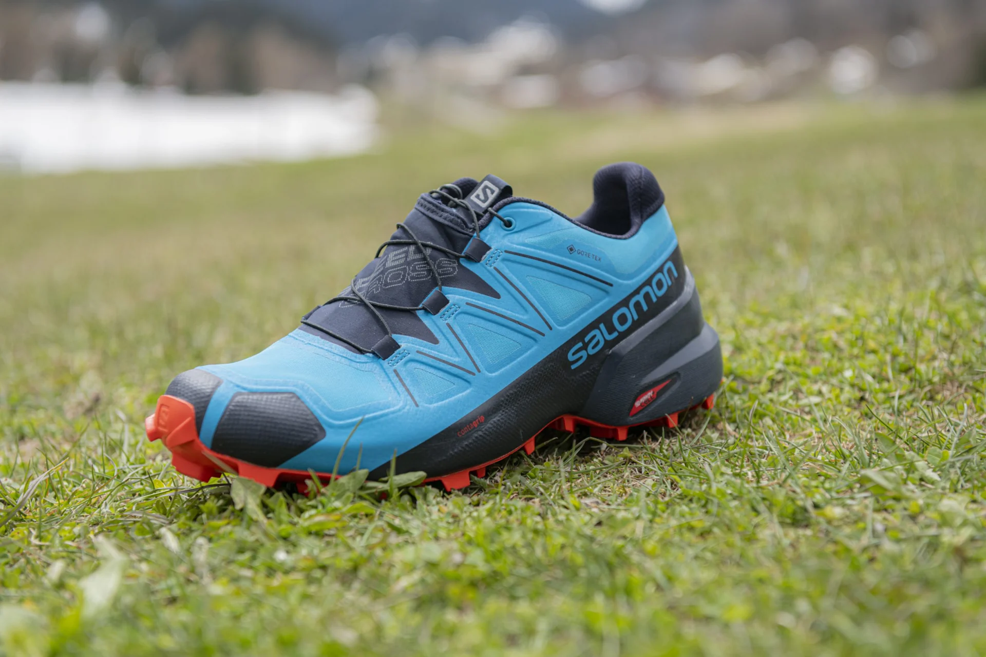 Una scarpa Salomon fotografata per Lodo Sport